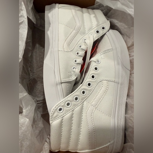 Vans Sk8-Hi Wide Fit High-Top Skate Shoes | Women 7.5 White - Picture 2 of 7